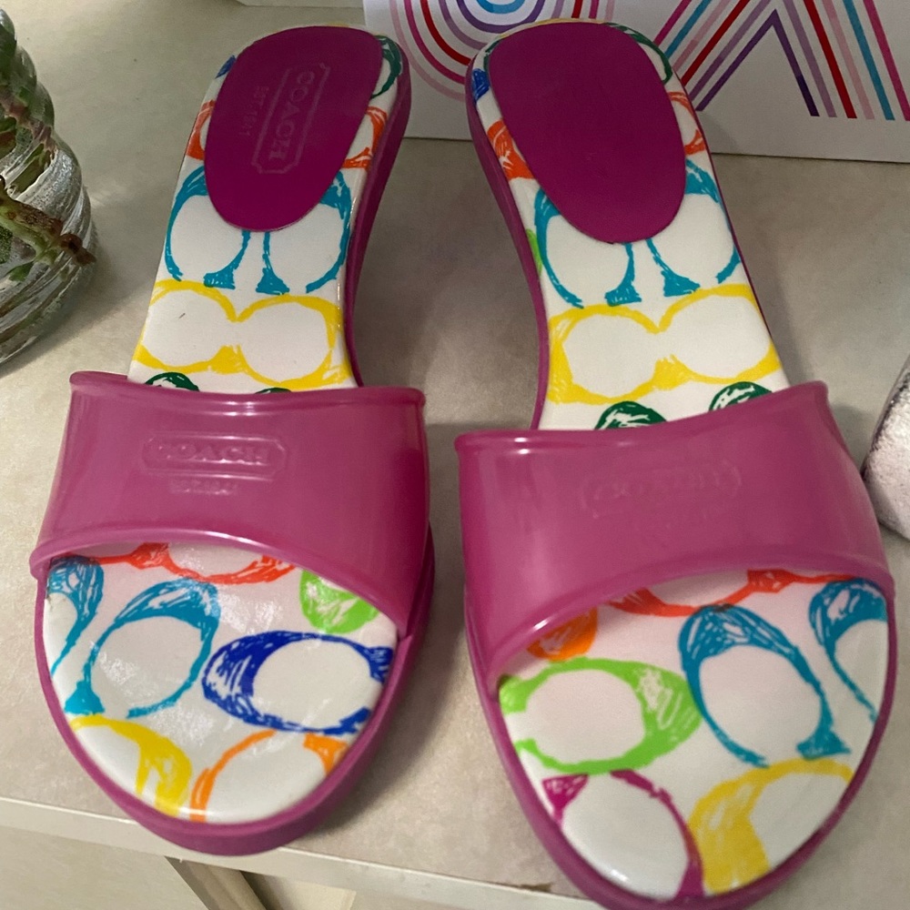 Authentic Coach “C”s multicolor sandals with small heel